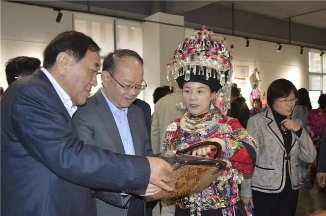 紡織頭條｜開啟紡織非遺傳承發展新時代！第三屆紡織非遺大會在昆明召開